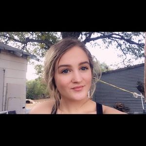 Meet your Posher, Bryana